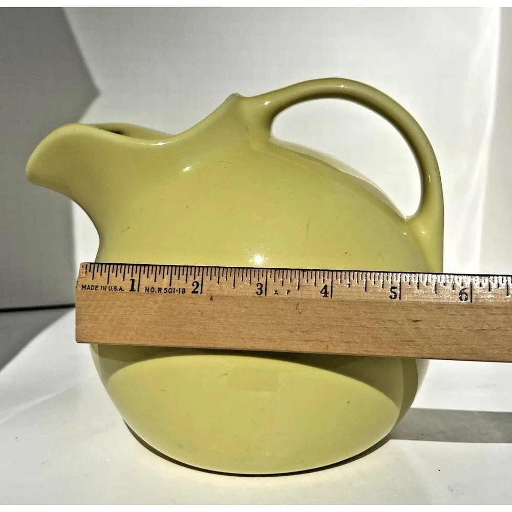 Ball Pitcher Hall China Yellow‎ Ice Lip Mid Century 64 oz Ceramic Vintage Server
